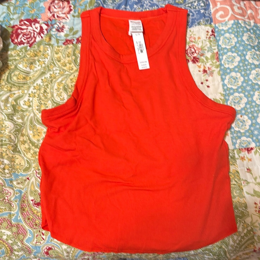 Orange
Crop top tank top new with tags